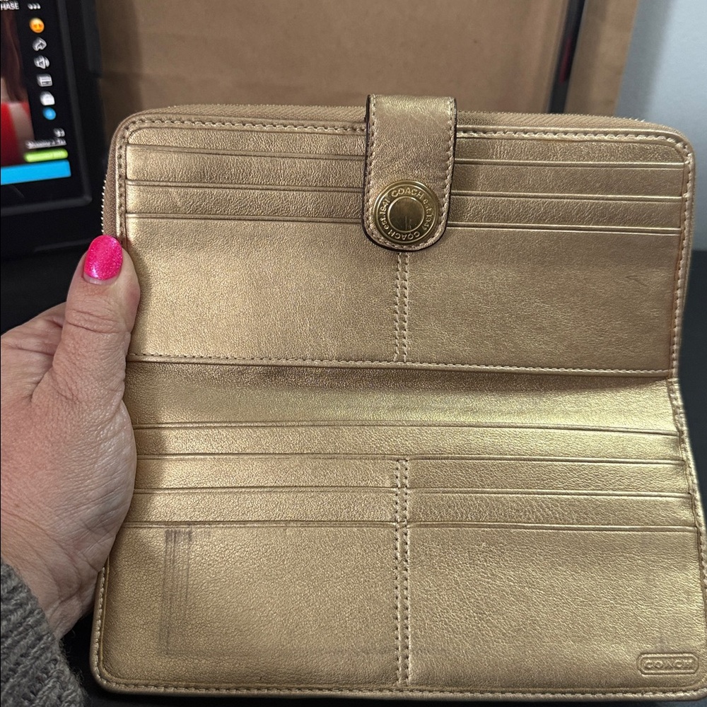 Coach Signature Stripe full zip wallet with interior legacy lining - Picture 10 of 12